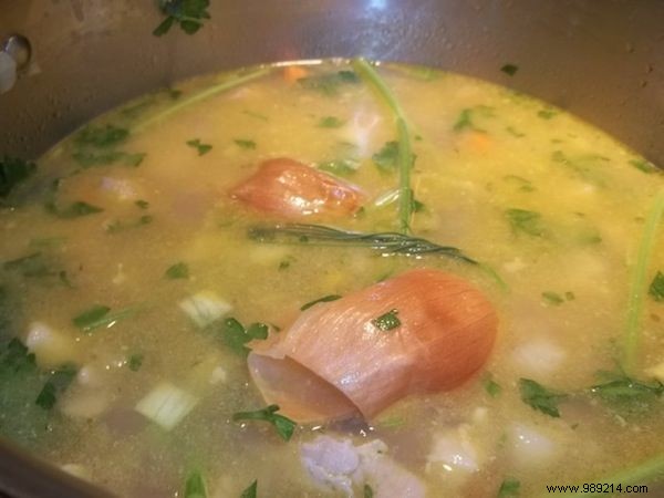 7 Practical Ways to Repurpose Onion Skins and Reduce Waste