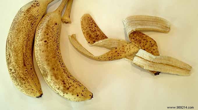 10 Surprising and Practical Uses for Banana Peels