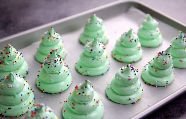 14 Easy & Budget-Friendly Christmas Desserts to Impress Your Guests