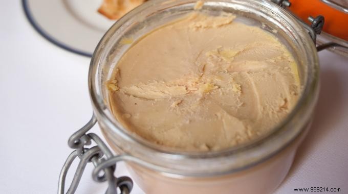 How to Unmold Foie Gras Effortlessly: The Hot Water Trick