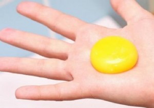 Effortless Egg Separation: Separate Yolks from Whites in Seconds with a Plastic Bottle