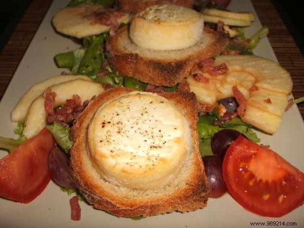 Easy Warm Goat Cheese Salad Recipe: Quick, Budget-Friendly, and Guest-Approved