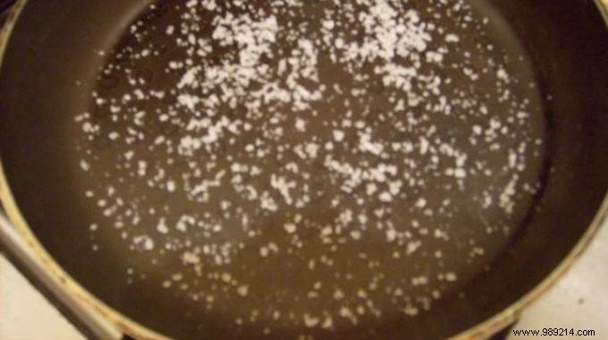 Master Splash-Free Frying: The Simple Salt Trick Every Home Cook Needs