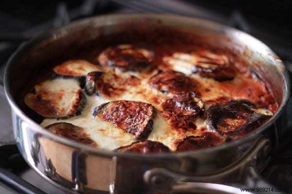 Authentic Traditional Moussaka Recipe: Easy, Budget-Friendly, and Family Favorite