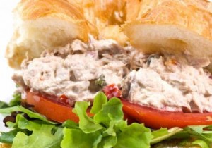 Quick Tuna Baguette Sandwich: Budget-Friendly Lunch Recipe Under €2