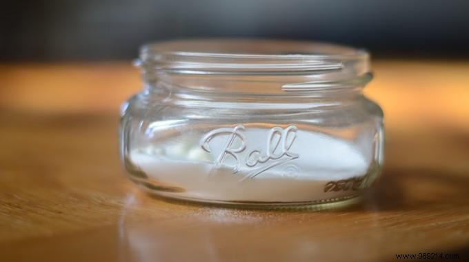 Natural Kitchen Deodorizer: The Proven Baking Soda Trick That Works