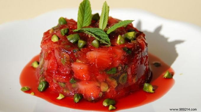 Easy Strawberry Tartare with Basil: A Fresh, Budget-Friendly Dessert Recipe