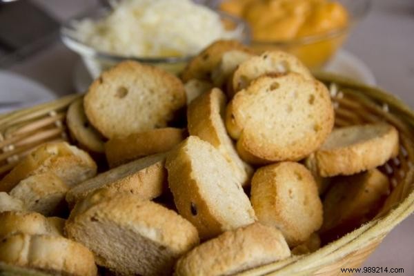 6 Smart Ways to Revive Stale Bread and Cut Kitchen Waste