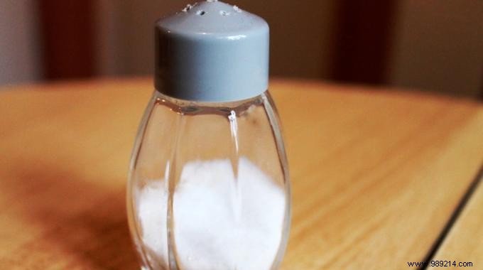 Keep Salt Dry and Free-Flowing: Grandma s Proven Rice Trick for Every Kitchen