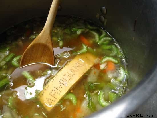 20 Genius Ways to Repurpose Fruit and Vegetable Peels for Zero-Waste Living