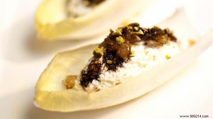 Lightweight & Budget-Friendly: Chicken-Stuffed Endive Bites Recipe