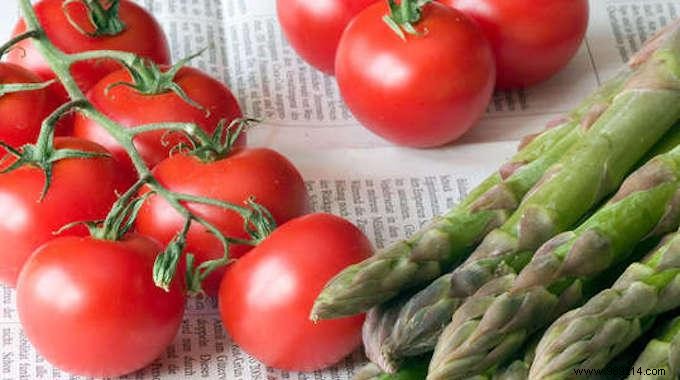 4 Fruits and Vegetables That Stay Fresher Longer with Newspaper