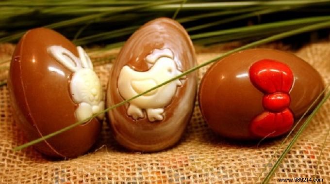Easy Homemade Chocolate Easter Eggs: Budget Recipe with Leftover Bars