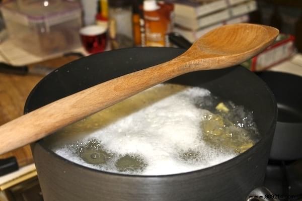 21 Proven Kitchen Hacks to Simplify Cooking and Cleaning