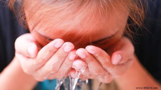 Proven Home Remedy: Banish Puffy Eyes with Cold Tea Bags