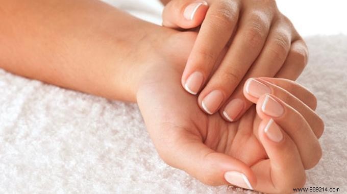 DIY Nail Brush Hack: Clean Dirty Nails with an Old Toothbrush