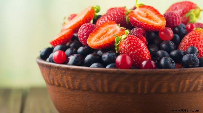 Superfruits: Powerful Natural Antioxidants for Health and Weight Management