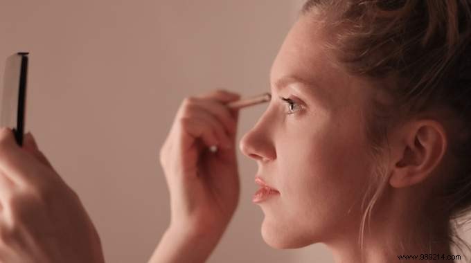 Expert Beauty Tip: Apply Makeup Before Styling Your Hair for Flawless, Effortless Results