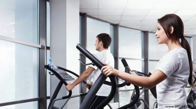 3 Simple Bodybuilding Exercises for Discreet Home and Office Workouts