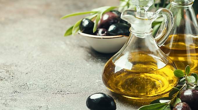 Stop Bleeding Gums Naturally: A Dentist-Recommended Olive Oil Massage