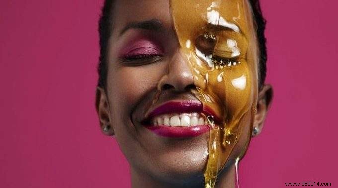3 Proven Benefits of Honey for Your Skin + Simple DIY Mask Recipes
