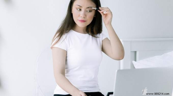 Tame Rebellious Eyebrows: My Proven Tricks for Perfect Shape in Seconds