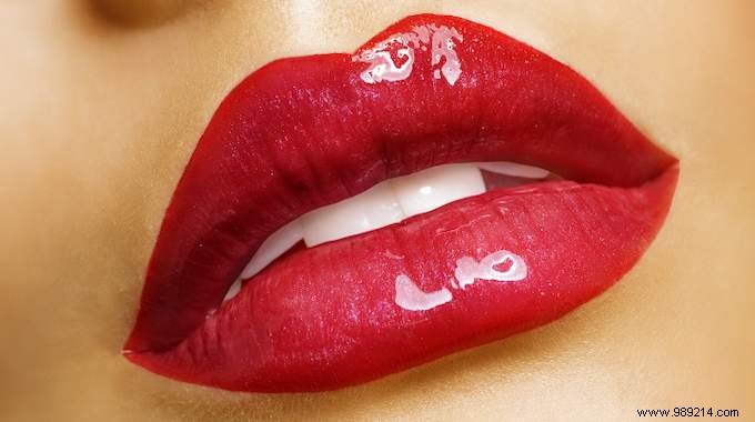 Achieve Plump, Luscious Lips Naturally: My Proven Makeup Trick