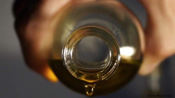 4 Proven Essential Oil Massage Blends: Relaxation, Anti-Cellulite, Pain Relief & Sensuality