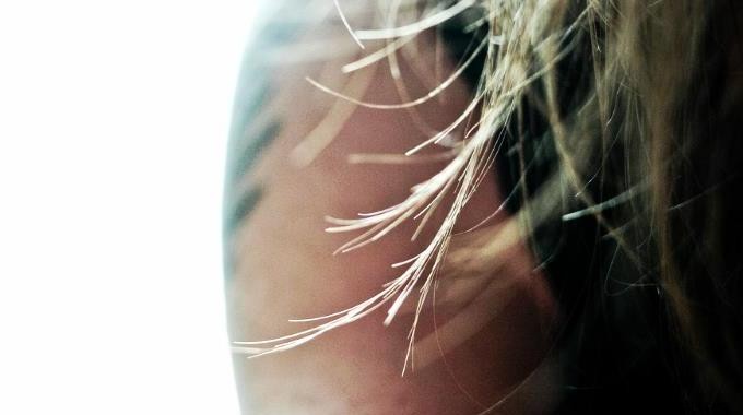 Prevent Split Ends Naturally: Expert Tips to Skip Salon Visits