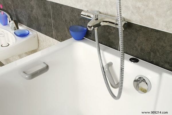 Relieve Menstrual Cramps and Stomach Pain with a Cold Water Sitz Bath