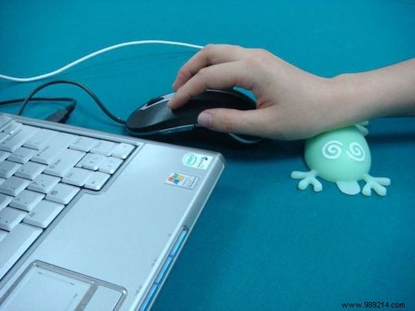 Prevent Wrist Pain from Computer Use: The Essential Wrist Rest Guide