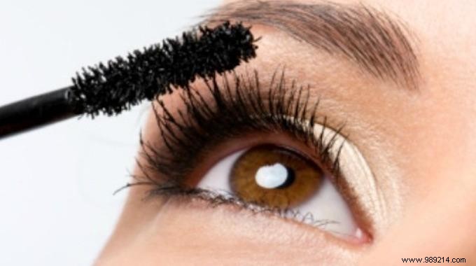 Revive Dry Mascara Effortlessly: The Proven Saline Solution Trick