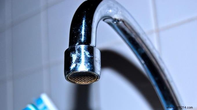 Baking Soda: Simple, Proven Way to Clean Dental Appliances for Seniors