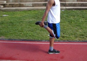 Pro Tip: Stretch Your Quadriceps on One Leg Without Losing Balance