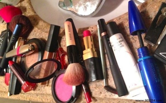 How to Store Cosmetics Properly: 2 Expert Tips for Longer Shelf Life