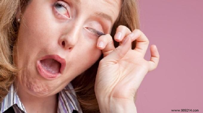 How to Safely Remove Dust from Your Eye: A Proven Grandma s Remedy