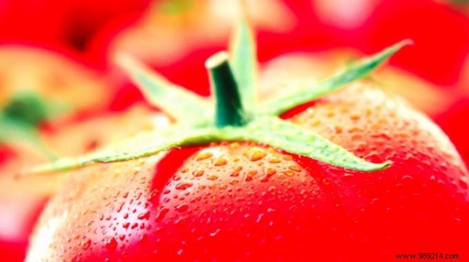 Natural Foods to Protect and Soothe Your Skin from Sun Damage