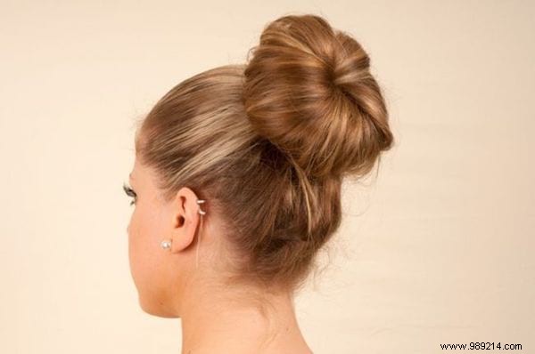 3 Easy DIY Hairstyle Tips for Stunning Holiday Looks – No Salon Required
