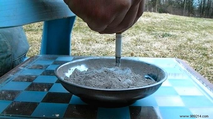 Banish Stubborn Ashtray Tobacco Odors with This Simple Baking Soda Trick