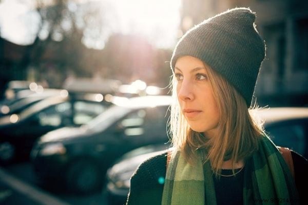 13 Expert Hairdresser Tips to Tame Flyaway Static Hair Fast