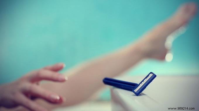 Prevent Razor Bumps After Shaving Your Bikini Line: A Proven Aftershave Tip