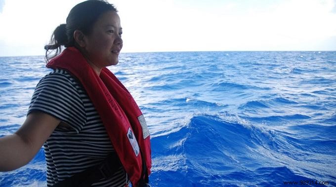 Grandma s Time-Tested Remedy for Seasickness: Lemon and Peppermint Essential Oils