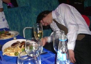 Ease Hangover Symptoms Naturally with Fresh Lemon Juice