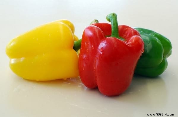 Relieve Heavy, Swollen Legs from Summer Heat: Expert Natural Remedies