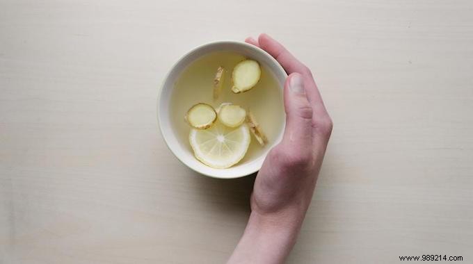 12 Surprising Health Benefits of Drinking Hot Water