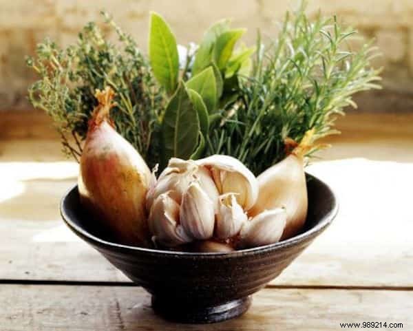 16 Time-Tested Natural Remedies for Sore Throat Relief