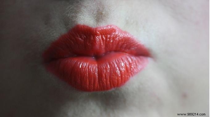 Grandma s Time-Tested Remedy for Chapped Lips: Sweet Almond Oil