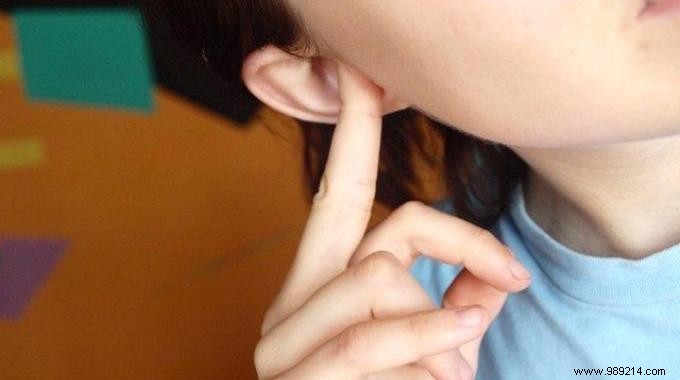 Proven Natural Remedy for Earwax Buildup: Olive Oil and Lemon