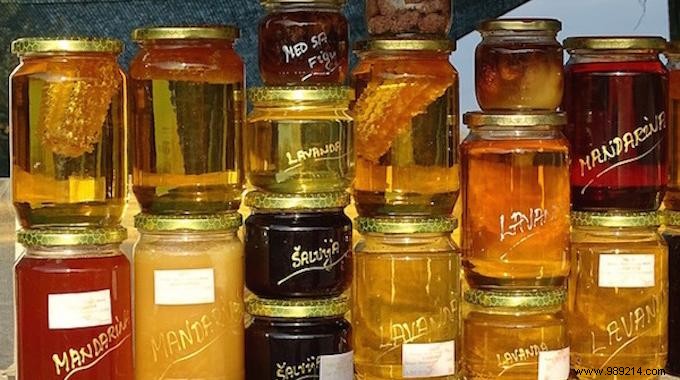 10 Proven Uses for Raw Honey: Health, Beauty, and Wellness Benefits