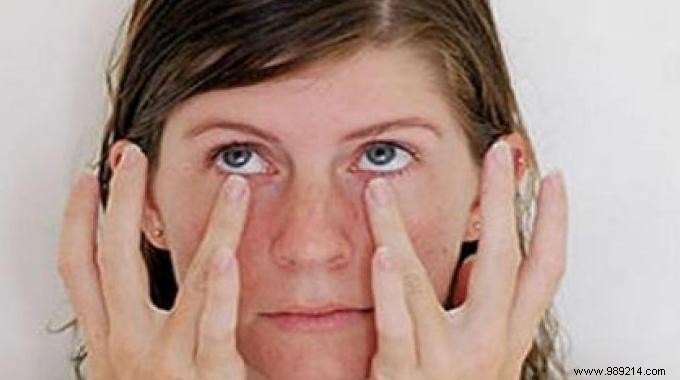 Ditch Eye Creams: My Proven 1-Minute Massage to Eliminate Dark Circles and Puffiness